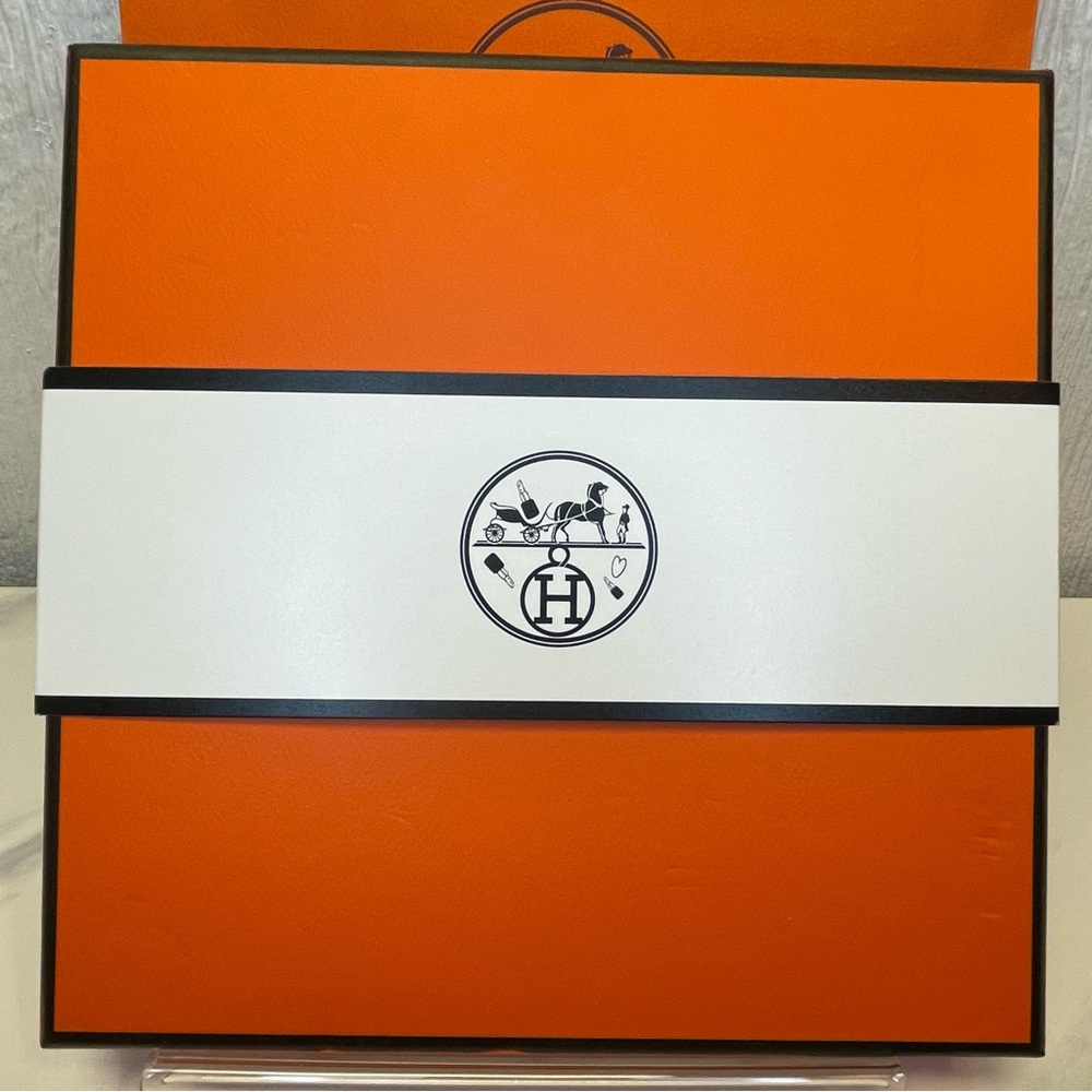 Hermes Lipstick Set Bundle! NEW IN BOX! GIFTABLE! Retail $450! - Picture 2 of 7